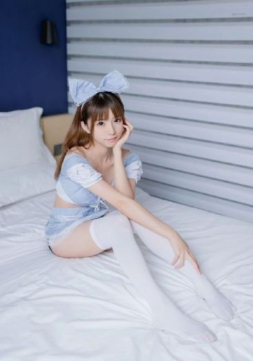 动漫人物打扑克剧烈运动的视频_720HD高清在线观看